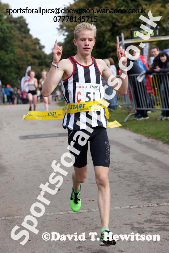 Mens under-17s ERRA Road Relays, Sutton Coldifield, Birmingham. Photo: David T. Hewitson/Sports for All Pics